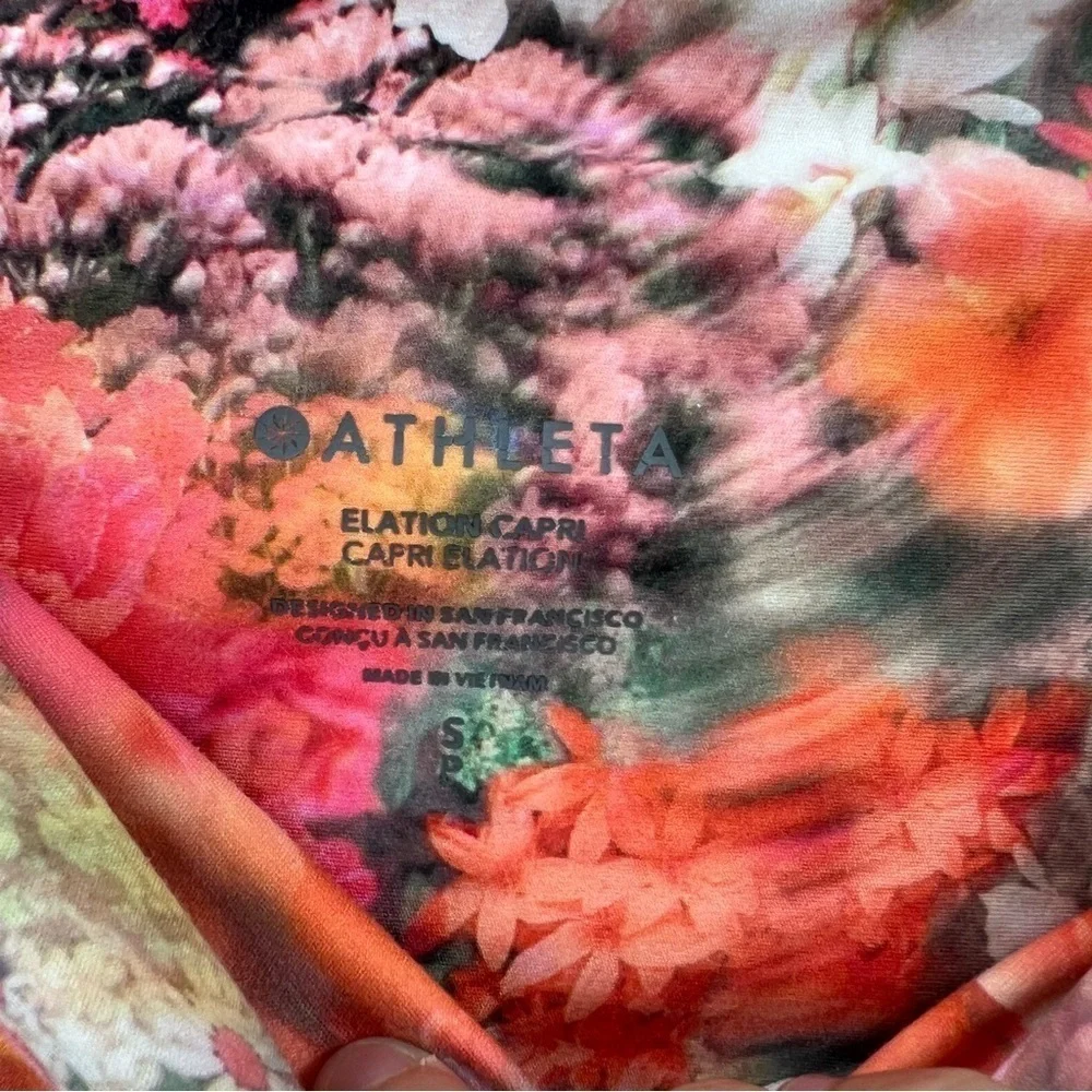 Athleta Elation Printed Capri Leggings Renewed Bloom Spring Size S